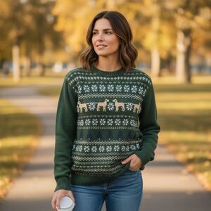 Crown & Ivy Green and White Crewneck Sweater